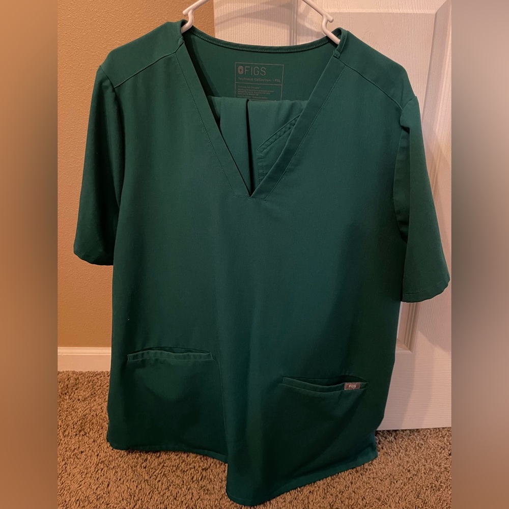 FIGS HUNTER GREEN Size XXL Top and Bottom
